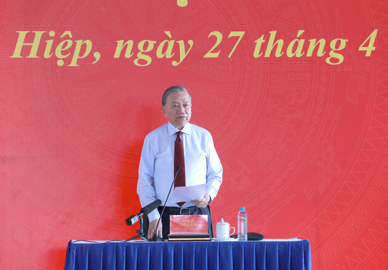 Tổng Bí thư, Chủ tịch nước Tô Lâm nói chuyện với công nhân, người lao động Thành phố Hồ Chí Minh