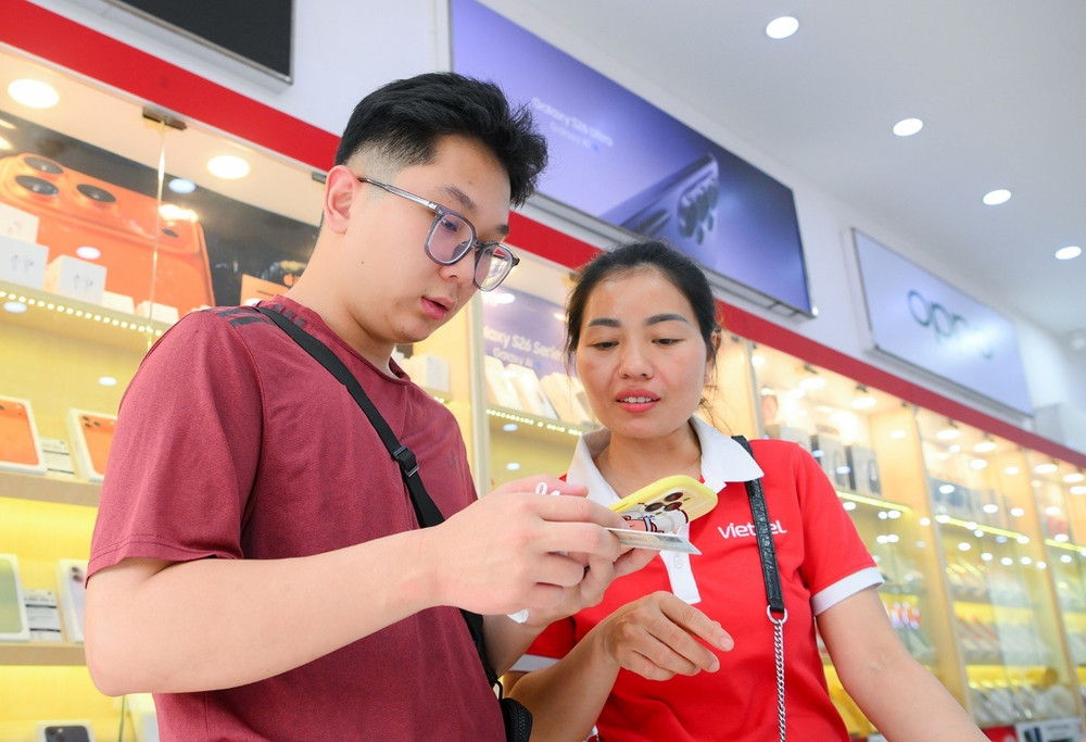 Lưu ý: Chương trình tặng tới 50.000 đồng không áp dụng cho khách hàng xác thực qua MyViettel và có nhập mã kênh bán giới thiệu. 2-1778.jpg