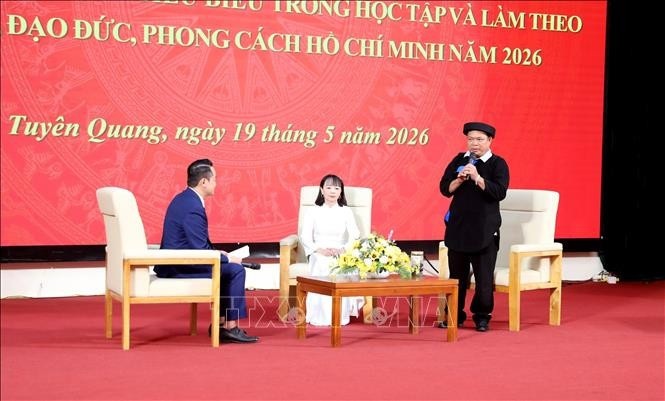 Tấm gương điển hình, tiêu biểu chia sẻ kinh nghiệm trong học tập và làm theo làm theo tư tưởng, đạo đức, phong cách Hồ Chí Minh.