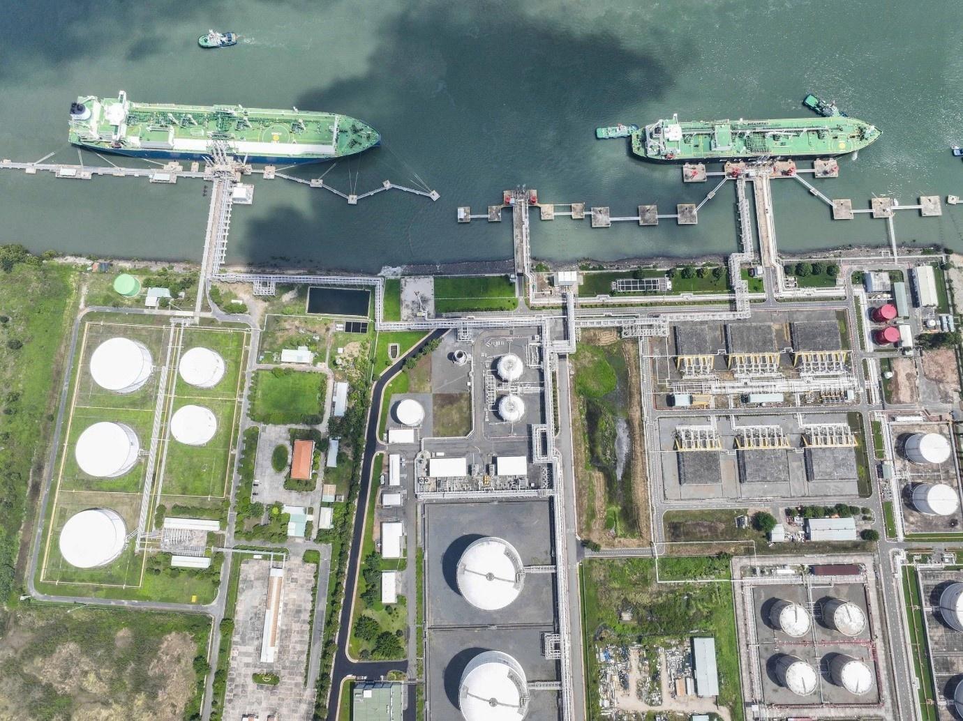 Petrovietnam: Dịch chuyển cấu trúc, mở không gian tăng trưởng năng lượng mới Petrovietnam: Dịch chuyển cấu trúc, mở không gian tăng trưởng năng lượng mới