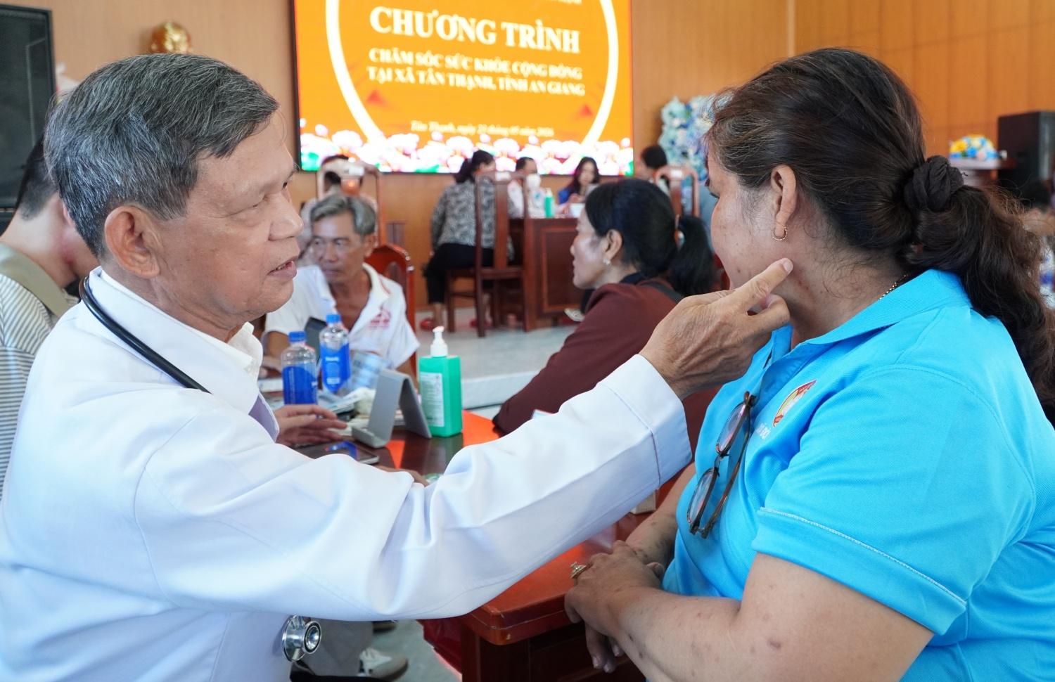 PTSC tiếp tục hành trình chăm sóc sức khỏe cộng đồng tại An Giang PTSC tiếp tục hành trình chăm sóc sức khỏe cộng đồng tại An Giang