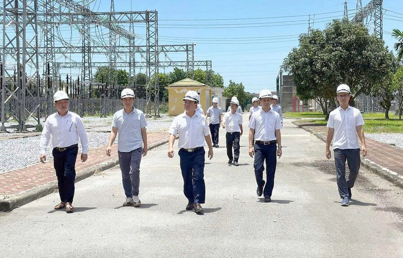 Đoàn công tác kiểm tra tại TBA 500kV Hiệp Hòa - thuộc Truyền tải điện Đông Bắc 3