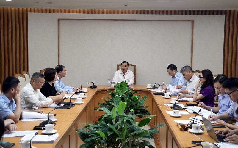 Phó Thủ tướng Thường trực Phạm Gia Túc làm việc với Bộ Xây dựng. Ảnh: VGP
