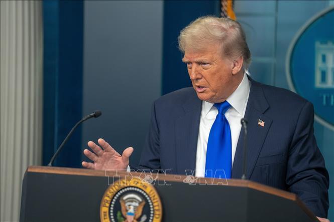 Tổng thống Mỹ Donald Trump phát biểu họp báo tại Nhà Trắng. Ảnh tư liệu: THX/TTXVN