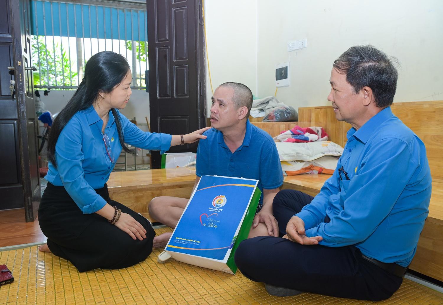 Món quà Đại hội lan tỏa yêu thương đến đoàn viên Petrovietnam có hoàn cảnh khó khăn