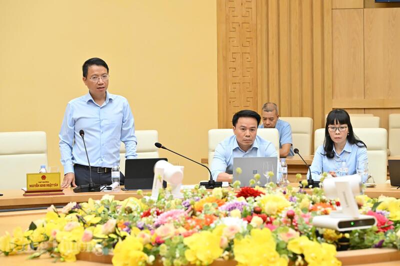 Vụ trưởng Vụ Chính sách thương mại đa biên Lê Triệu Dũng báo cáo về tình hình thực hiện nhiệm vụ tại hội nghị. Ảnh: Cấn Dũng