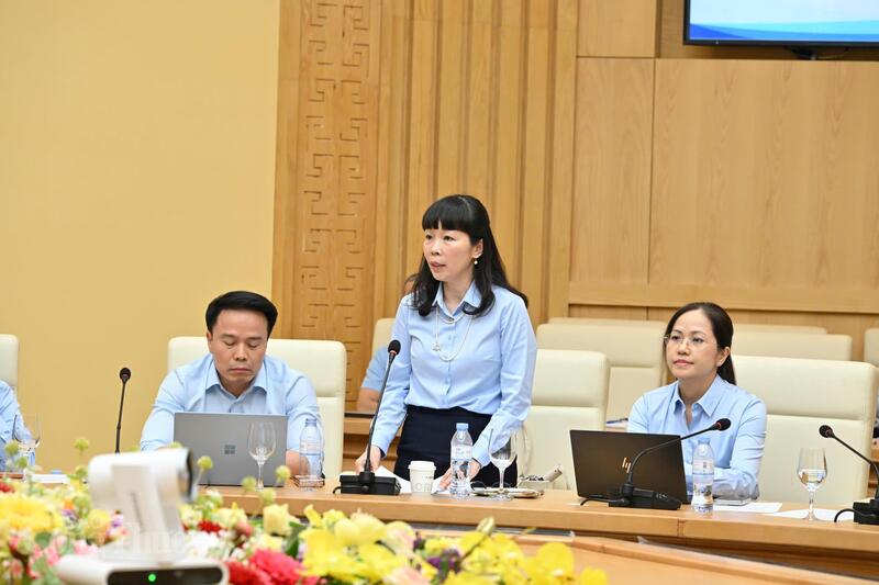 Các Phó Vụ trưởng Vụ Chính sách thương mại đa biên đóng góp ý kiến tại hội nghị. Ảnh: Cấn Dũng