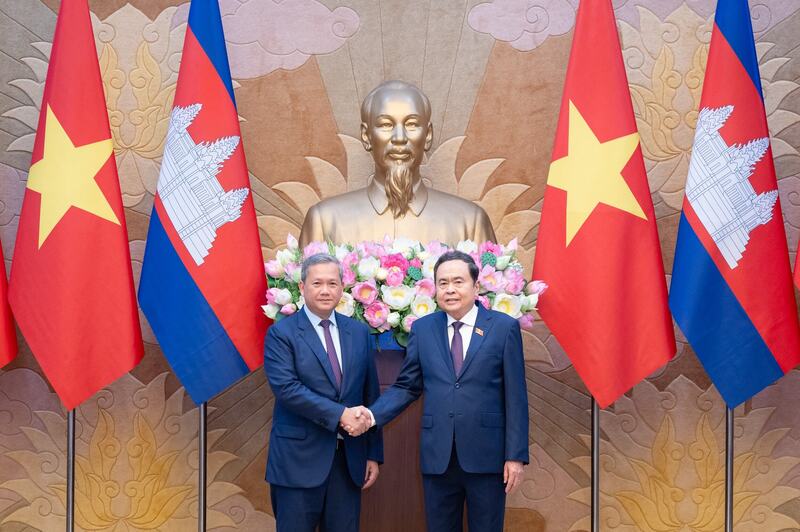 Chủ tịch Quốc hội Trần Thanh Mẫn và Thủ tướng Campuchia Hun Manet. Ảnh: Phạm Thắng