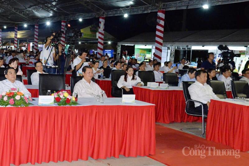 Các đại biểu tham dự Lễ bế mạc.