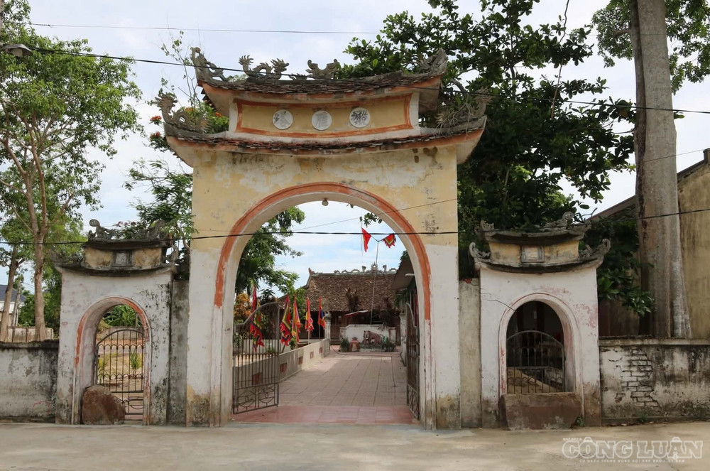 Đền Nhạn Tháp (hay còn gọi là đền Hồng Long) có từ thời Lý, để tưởng nhớ Lý Nhật Quang (ảnh Kim Long) clo_br_5.jpg