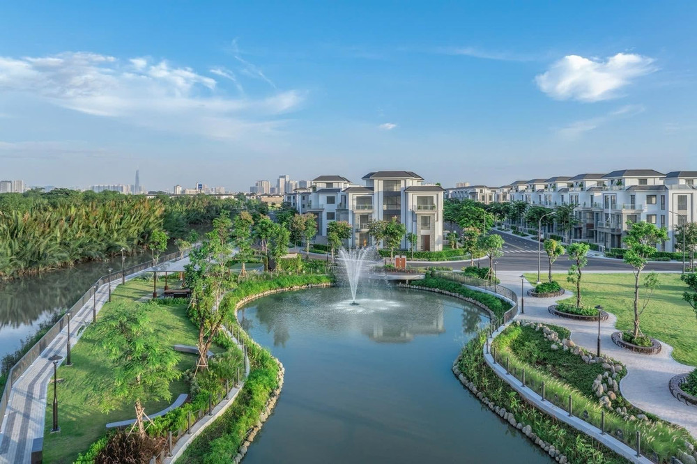 Năm 2026, KDH bàn giao các căn thấp tầng đã bán tại dự án Gladia, đồng thời triển khai phân khu cao tầng, dự kiến trong quý 3/2026 Năm 2026, KDH bàn giao các căn thấp tầng đã bán tại dự án Gladia, đồng thời triển khai phân khu cao tầng, dự kiến trong quý 3/2026