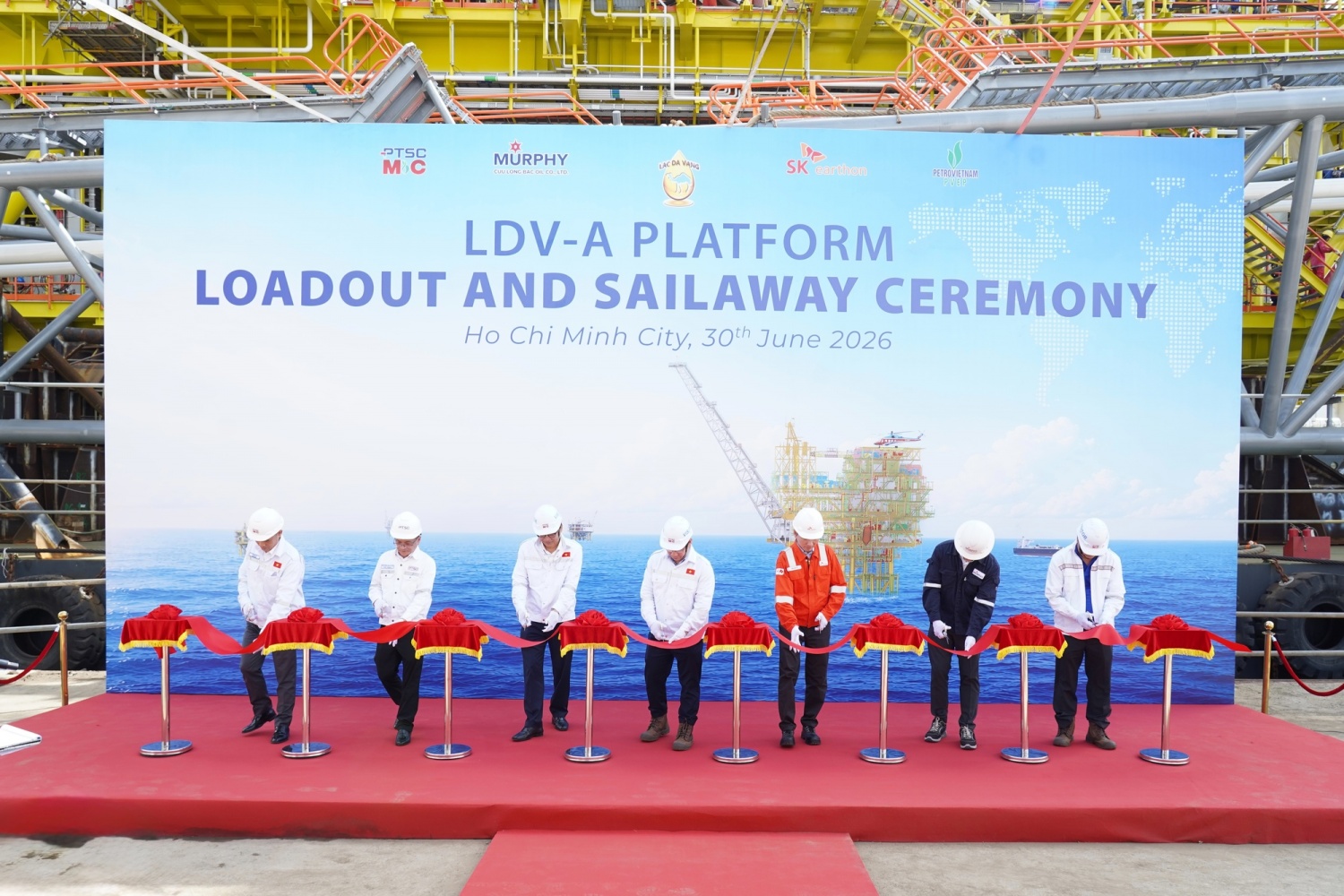 PTSC M&C hạ thủy giàn xử lý trung tâm Lạc Đà Vàng-A, sẵn sàng cho giai đoạn lắp đặt ngoài khơi
