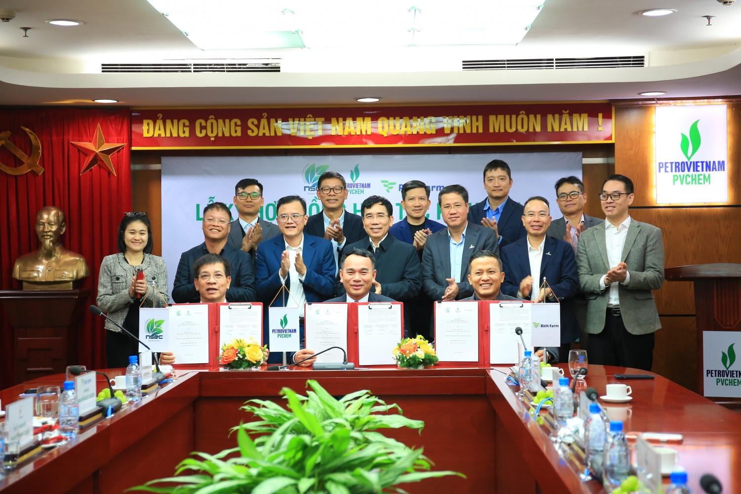 PVChem vượt thách thức, tạo dấu ấn tăng trưởng hai con số
