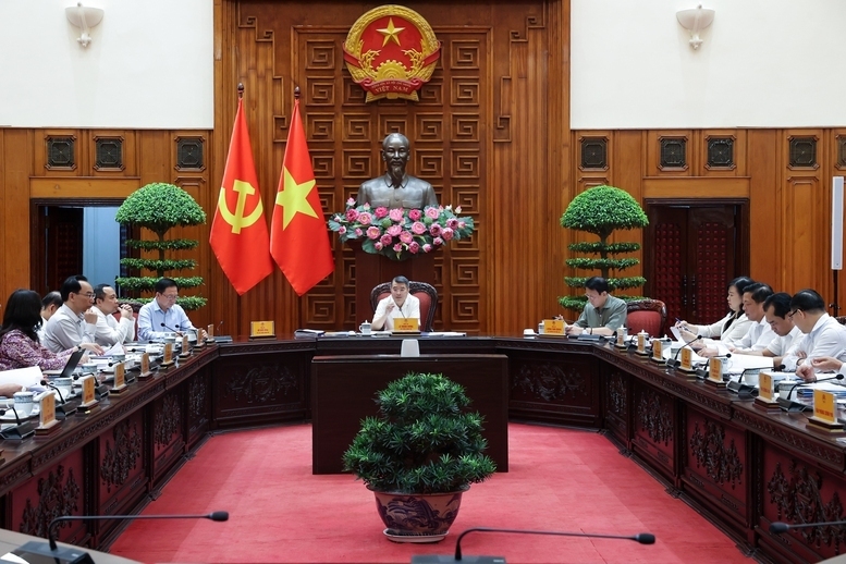 Thủ tướng Chính phủ Lê Minh Hưng chủ trì làm việc với Bộ Công an, Bộ Khoa học và Công nghệ, các bộ, cơ quan liên quan về Khung Kiến trúc tổng thể quốc gia số - Ảnh: VGP/Nhật Bắc