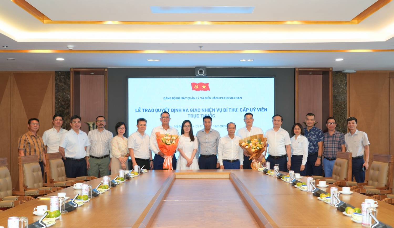 Đảng ủy Bộ máy Quản lý và Điều hành Petrovietnam kiện toàn nhân sự các tổ chức Đảng trực thuộc Đảng ủy Bộ máy Quản lý và Điều hành Petrovietnam kiện toàn nhân sự các tổ chức Đảng trực thuộc