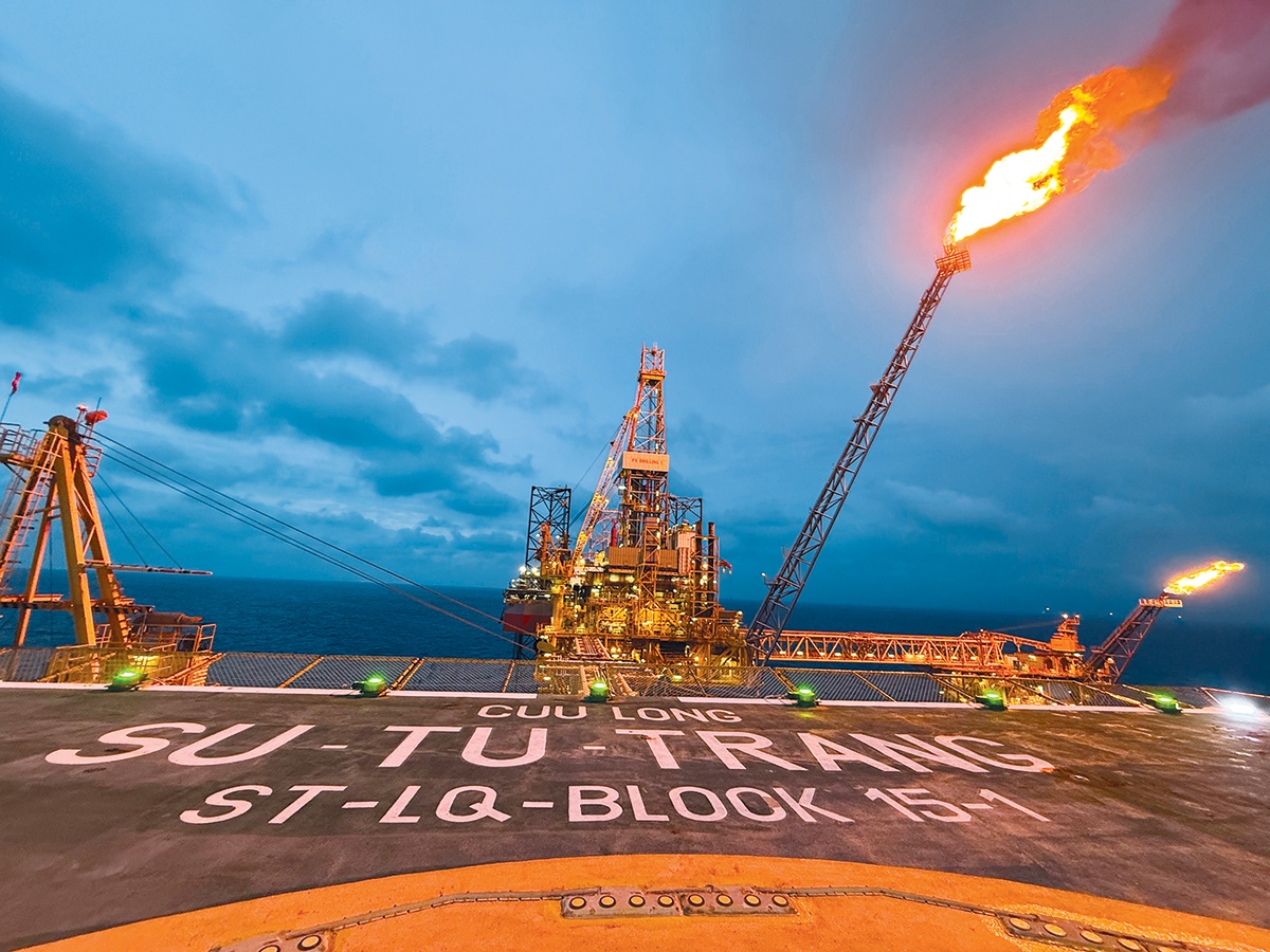 Chuyện mới trên giàn khoan: 3 ngày ở Sư Tử Trắng