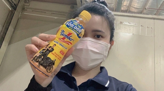Nữ công nhân Đồng Nai bất ngờ trúng 100 triệu đồng nhờ uống Number 1
