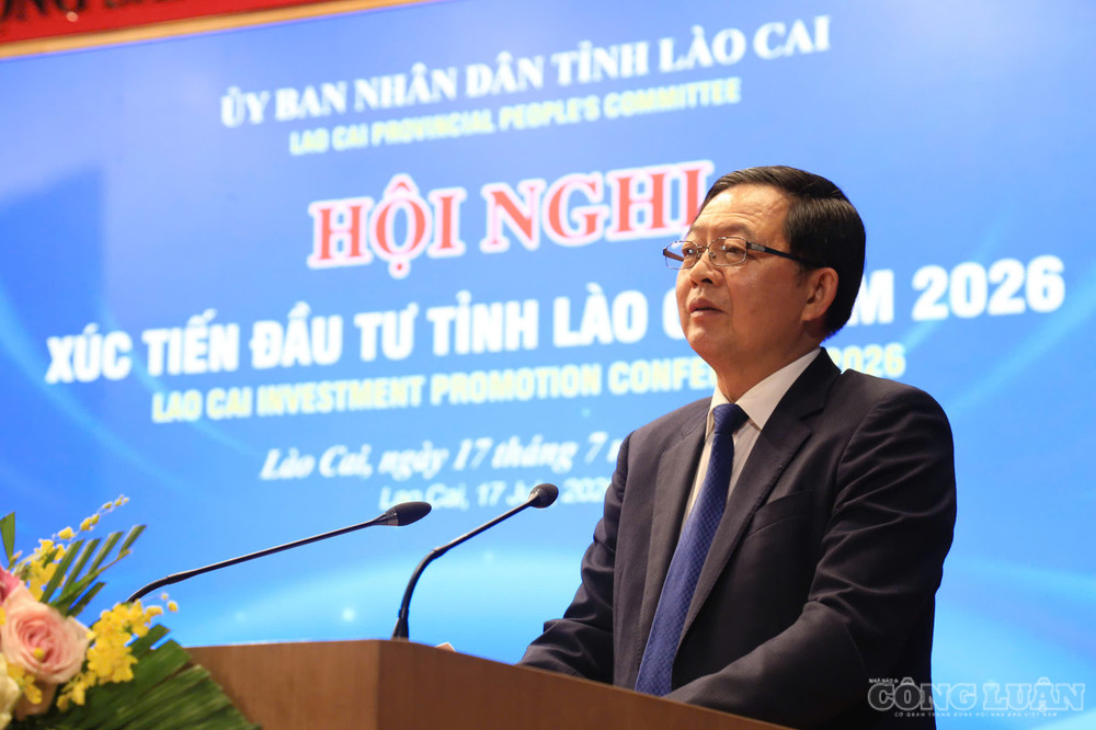Phó Thủ tướng Hồ Quốc Dũng đánh giá Lào Cai đang đứng trước cơ hội trở thành cực tăng trưởng của vùng biên giới phía Bắc clo_br_pho-thu-tuong.jpg