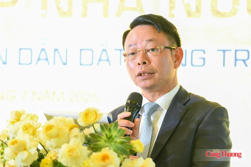 Ông Phùng Công Sưởng - Tổng Biên tập Báo Tiền Phong phát biểu khai mạc - Ảnh: Dương Triều
