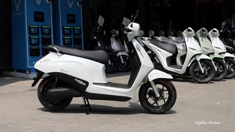 Xe hiện có giá từ 18,8 triệu đồng, đi kèm hỗ trợ lệ phí trước bạ tương đương 2% giá trị xe và hỗ trợ phí thuê pin lên tới 5% giá trị xe.