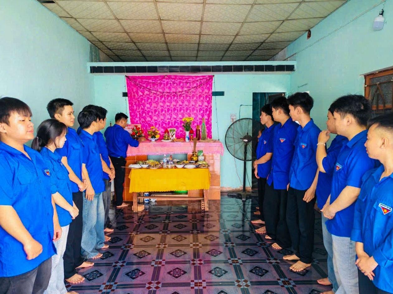 Tuổi trẻ BSR gửi trọn lòng biết ơn qua “Mâm cơm tri ân - Nụ cười của Mẹ” Tuổi trẻ BSR gửi trọn lòng biết ơn qua “Mâm cơm tri ân - Nụ cười của Mẹ”