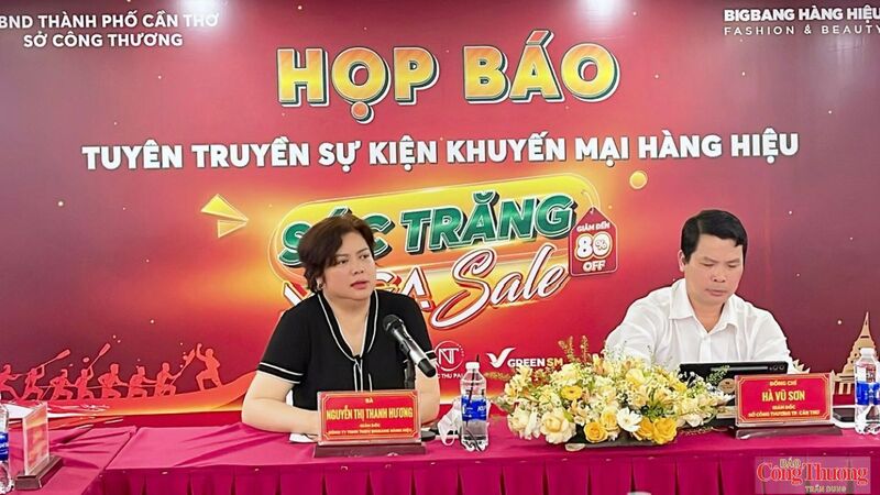 Bà Nguyễn Thị Thanh Hương, Giám đốc Công ty TNHH TM-DV BigBang Hàng Hiệu phát biểu tại buổi lễ.