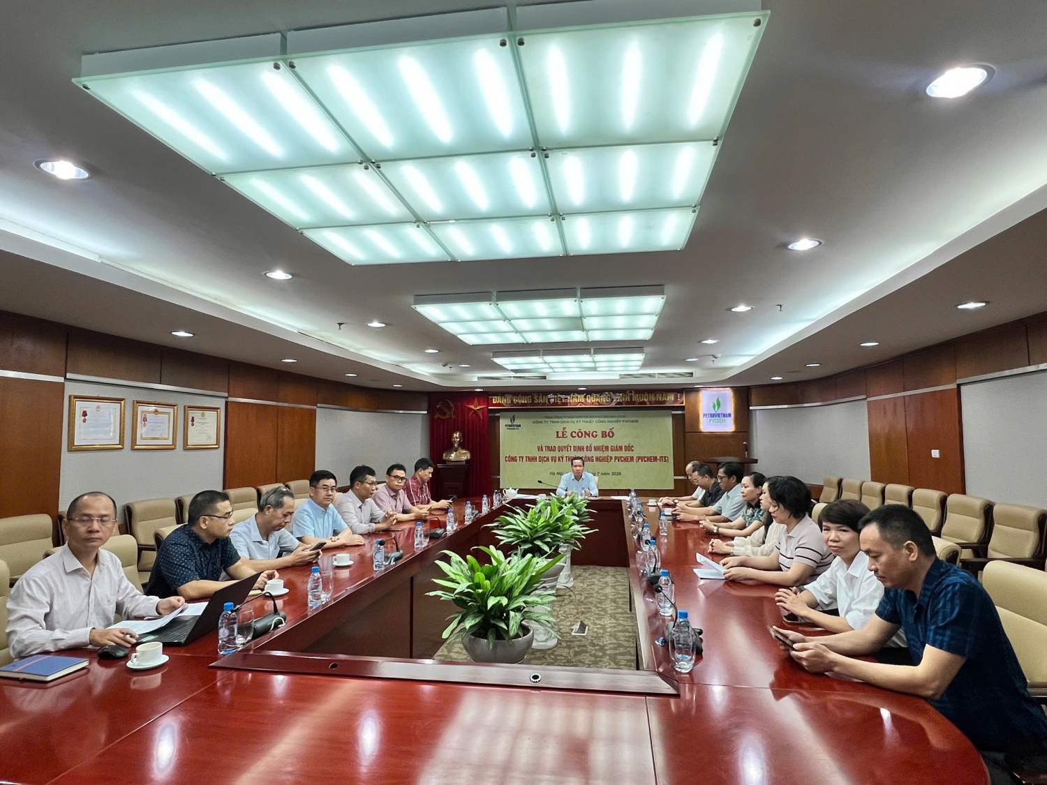 Gần 2.400 đảng viên Petrovietnam tham gia học tập, quán triệt triển khai Nghị quyết Hội nghị Trung Ương 3 Petrovietnam: Gần 2.400 đảng viên tham gia học tập, quán triệt triển khai Nghị quyết Hội nghị Trung ương 3