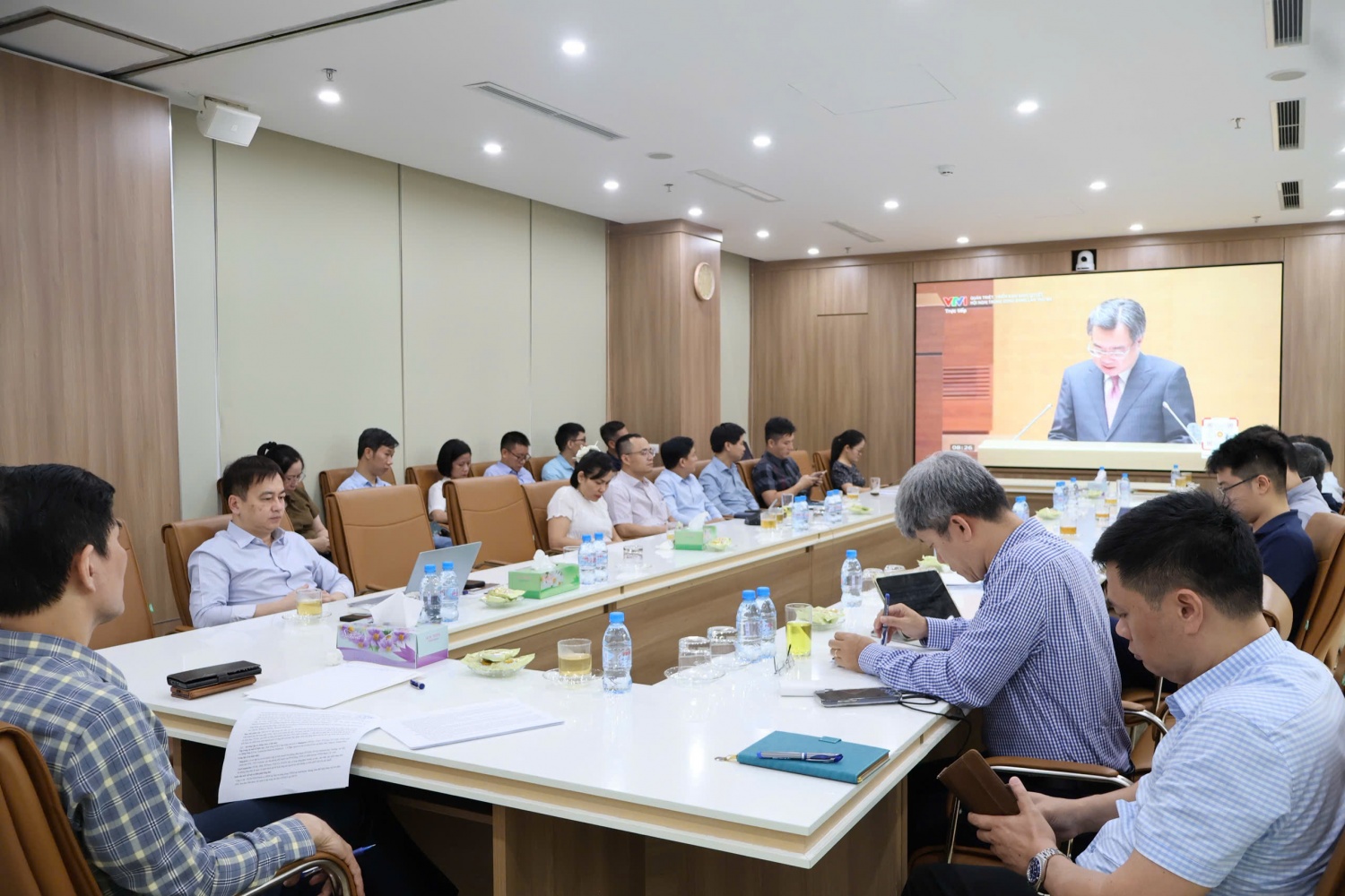 Gần 2.400 đảng viên Petrovietnam tham gia học tập, quán triệt triển khai Nghị quyết Hội nghị Trung Ương 3 Petrovietnam: Gần 2.400 đảng viên tham gia học tập, quán triệt triển khai Nghị quyết Hội nghị Trung ương 3