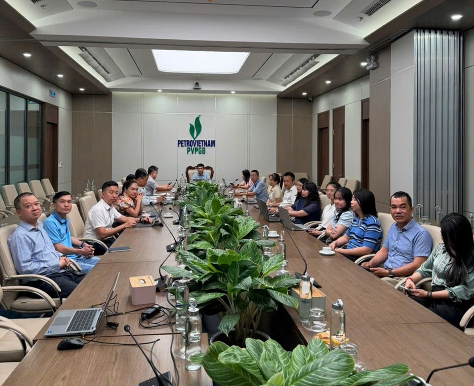 Gần 2.400 đảng viên Petrovietnam tham gia học tập, quán triệt triển khai Nghị quyết Hội nghị Trung Ương 3 Petrovietnam: Gần 2.400 đảng viên tham gia học tập, quán triệt triển khai Nghị quyết Hội nghị Trung ương 3