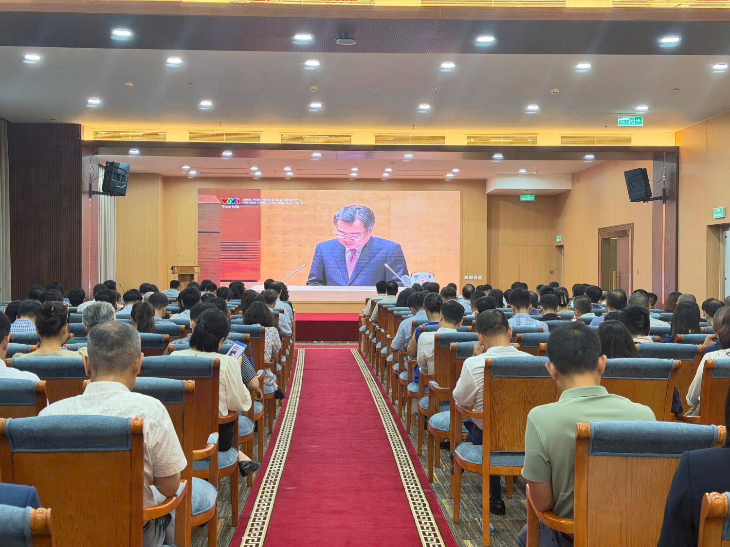 Gần 2.400 đảng viên Petrovietnam tham gia học tập, quán triệt triển khai Nghị quyết Hội nghị Trung Ương 3 Petrovietnam: Gần 2.400 đảng viên tham gia học tập, quán triệt triển khai Nghị quyết Hội nghị Trung ương 3