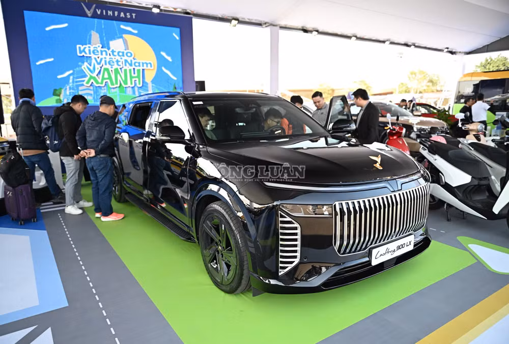 Mẫu SUV điện hạng sang Lạc Hồng 900 LX của VinFast. clo_c_lac-hong-900-lx.jpg