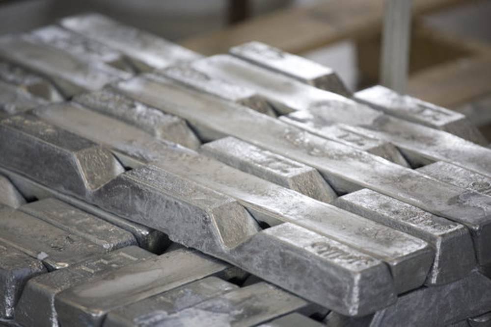Ảnh minh họa: Theo Stavian Metal. iron-ingot-1.jpg