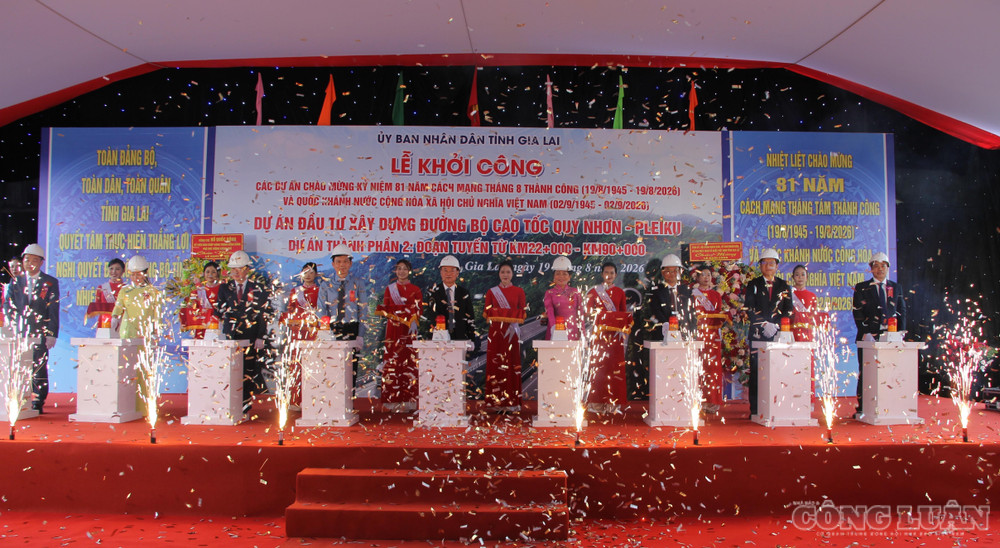 Các đại biểu bấm nút khởi công dự án clo_br_1787111971700-7020462797444541469-7020462797444541469-6273c033218aff46caad398d54c6a013.jpg