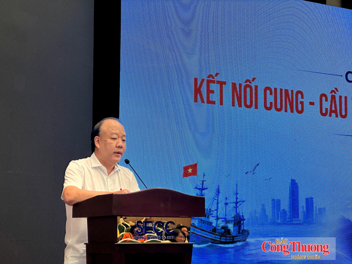 Ông Trần Hữu Linh, Cục trưởng Cục Quản lý và Phát triển thị trường trong nước (Bộ Công Thương) phát biểu tại hội nghị.