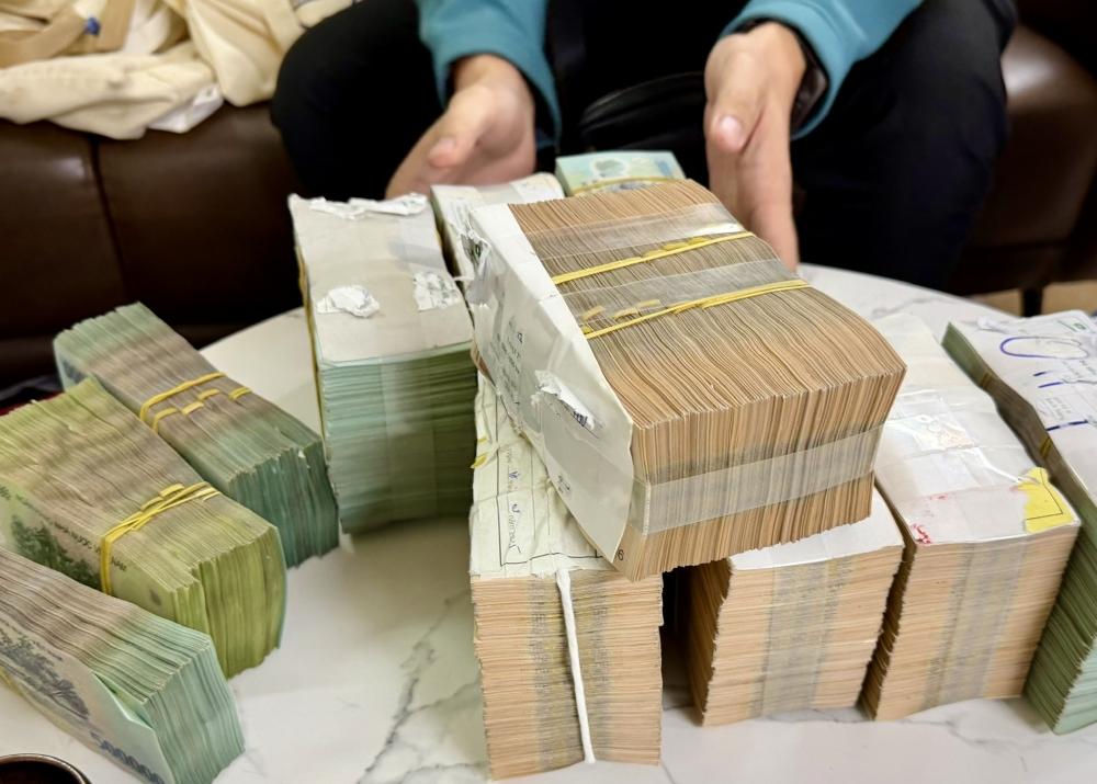 Lãi suất hôm nay: Gửi tiết kiệm từ 2 tỷ đồng, ngân hàng tung thưởng căn hộ 10 tỷ lãi suất