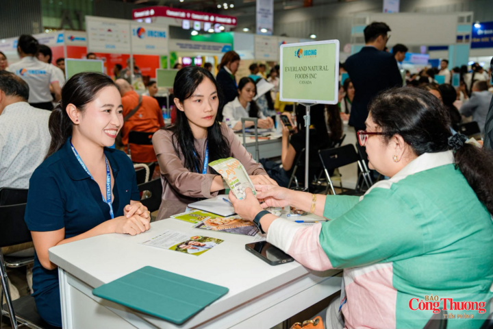 Các cuộc giao thương B2B tại Viet Nam International Sourcing diễn ra sôi nổi, thực chất, đạt hiệu quả cao.
