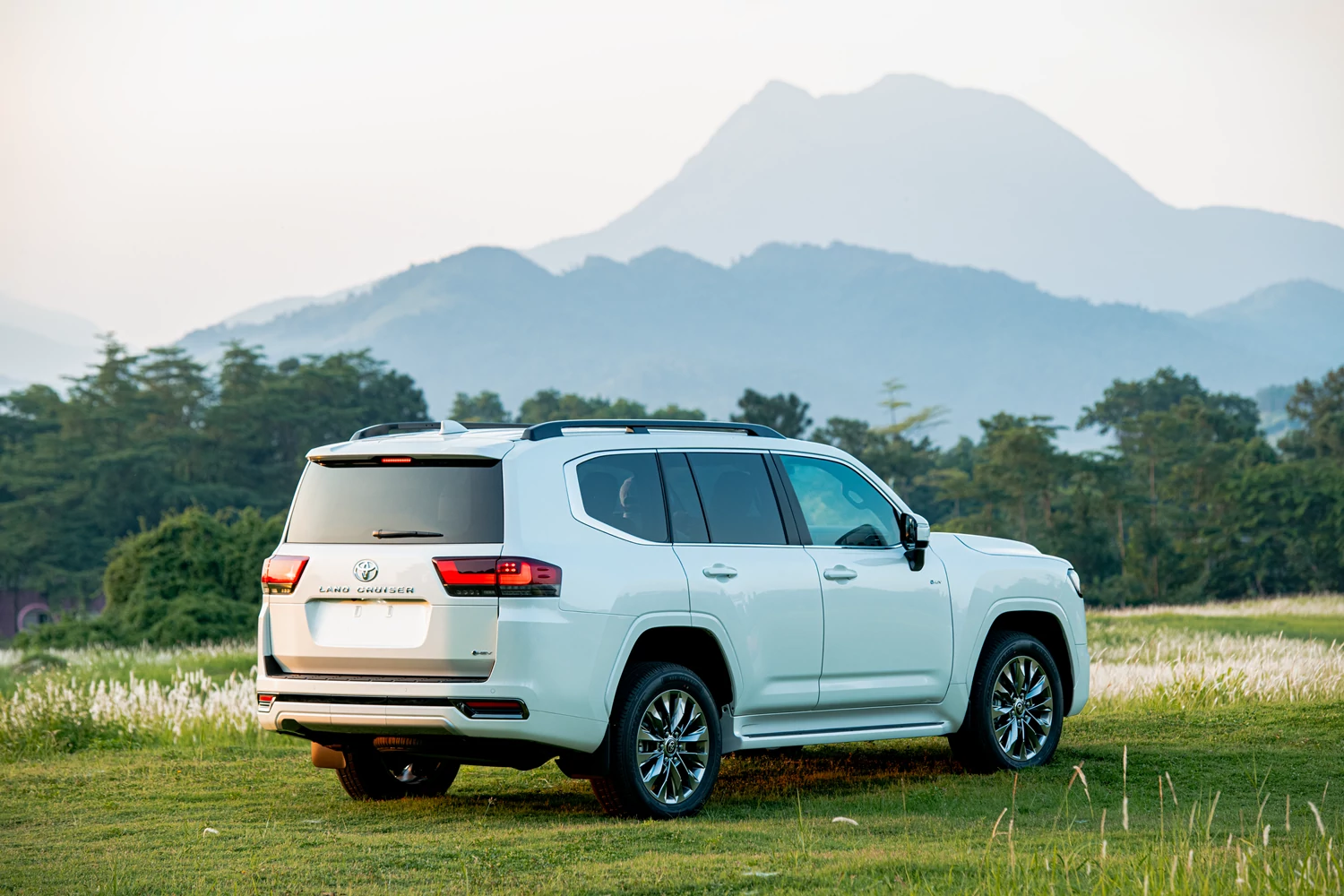 Toyota tiếp tục đặt kỳ vọng vào dòng xe hybrid Toyota tiếp tục đặt kỳ vọng vào dòng xe hybrid