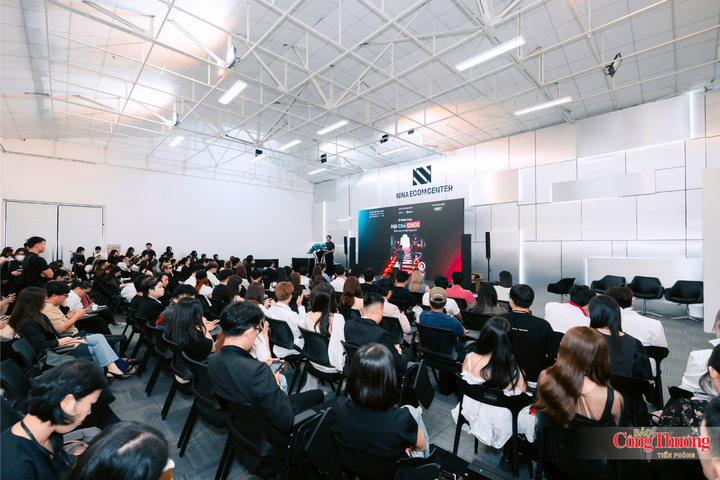 Đông đảo đại diện các cơ quan quản lý, cơ quan báo chí, nhà sáng tạo nội dung tại sự kiện.