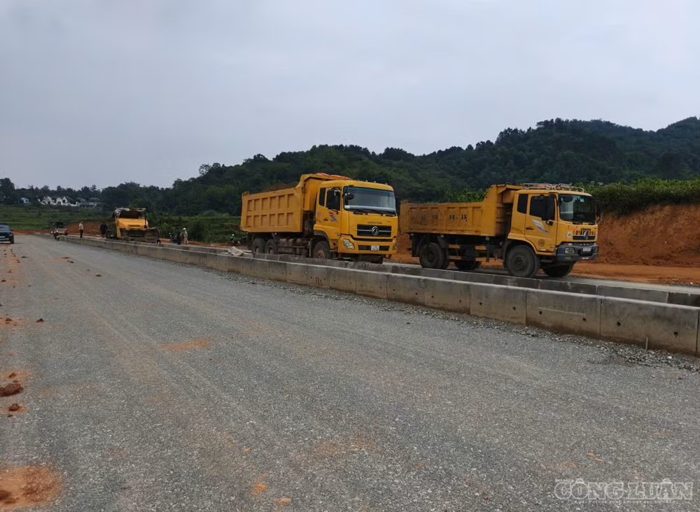 Chủ tịch tỉnh Cao Bằng yêu cầu đẩy nhanh tiến độ dự án đường tránh thị trấn Nước Hai ảnh 2 clo_br_z7804477826366-ce682a76e3fd2bb68c2be7cd6f2d34f2.jpg