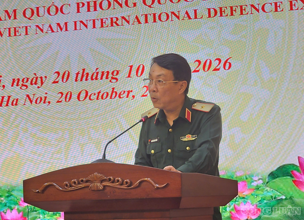 Thiếu tướng Nguyễn Xuân Thủy, Phó Cục trưởng Cục Tuyên huấn phát biểu tại họp báo. clo_br_60.jpg