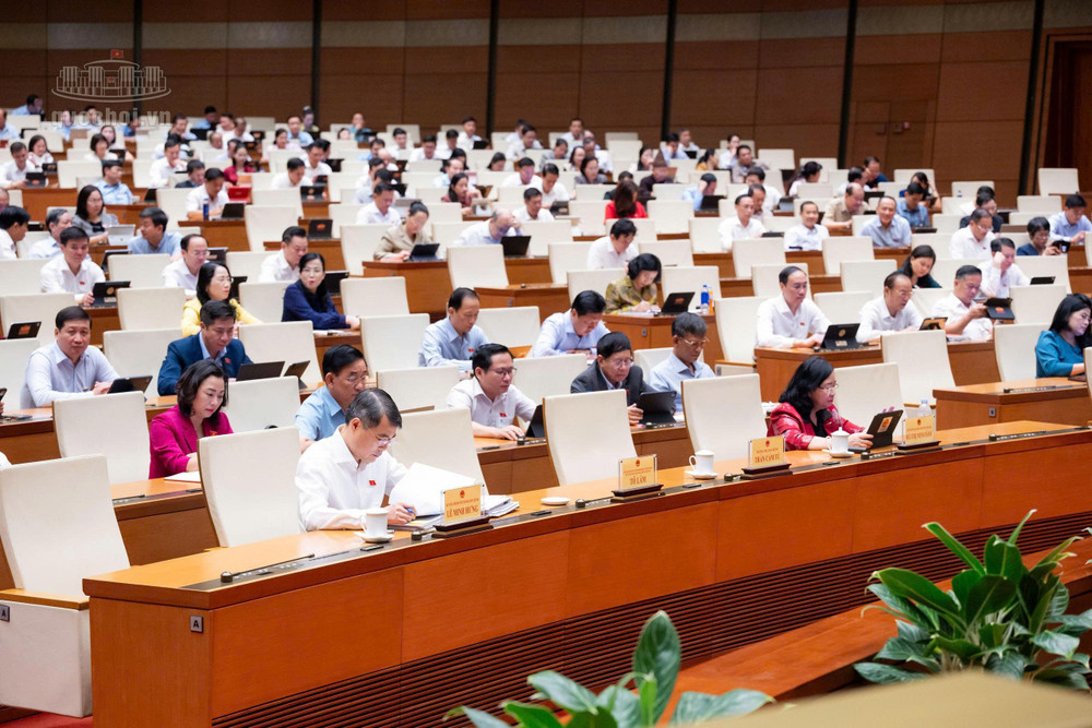 Thủ tướng Chính phủ Lê Minh Hưng cùng các đại biểu Quốc hội tại phiên họp. Ảnh QH. 21.jpg