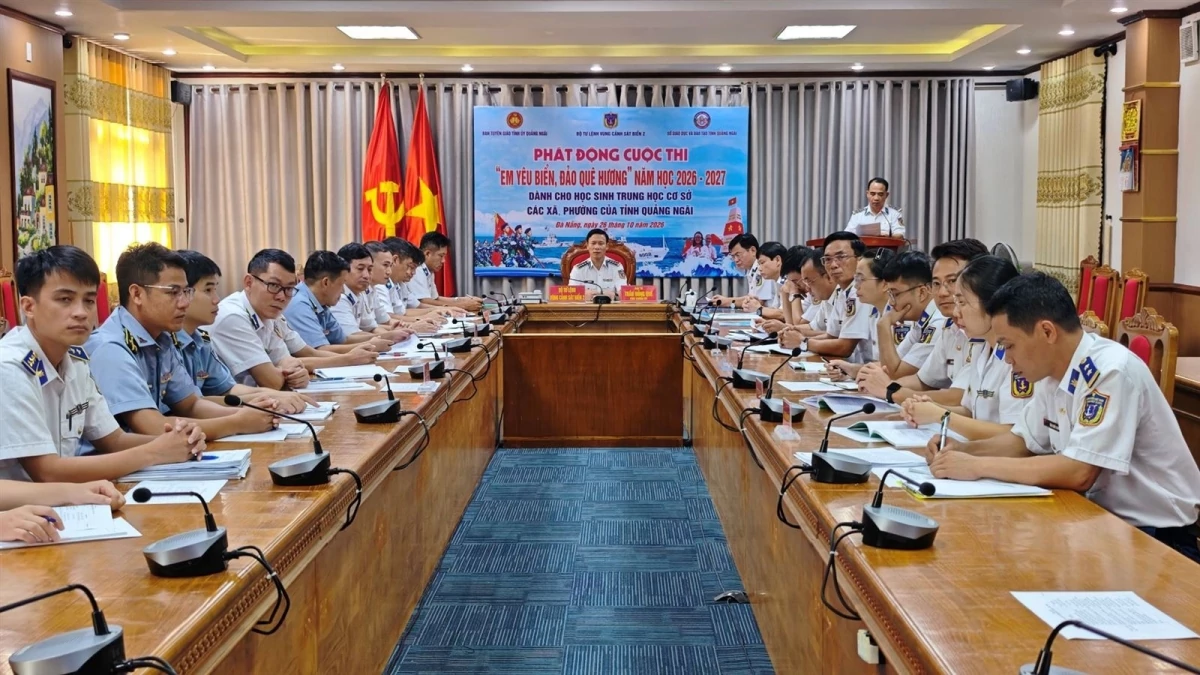Quang cảnh phát động Cuộc thi trực tuyến “Em yêu biển, đảo quê hương” năm học 2026 - 2027 dành cho các học sinh THCS tỉnh Quảng Ngãi. Ảnh: Cảnh sát biển